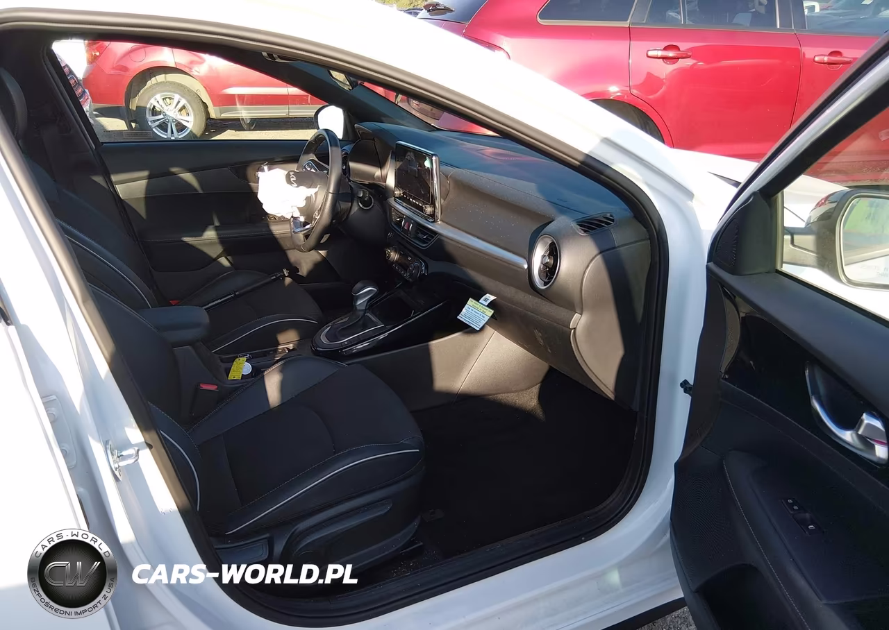 2024 Kia Forte Gt-Line VIN:3KPF54AD7RE805342 - 5