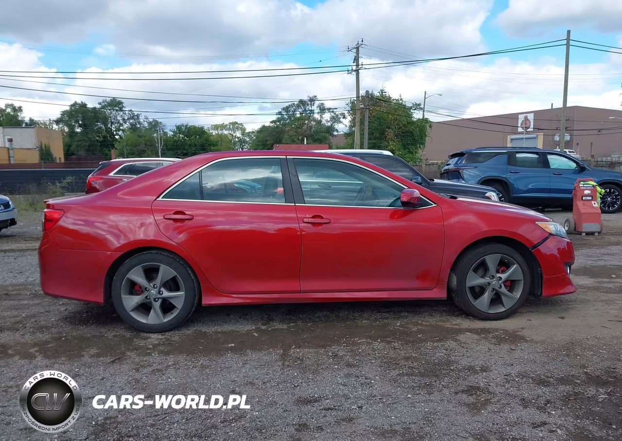 2014 Toyota Camry Se Sport VIN:4T1BF1FK4EU858380 - 13