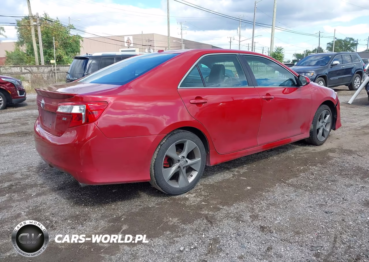 2014 Toyota Camry Se Sport VIN:4T1BF1FK4EU858380 - 4
