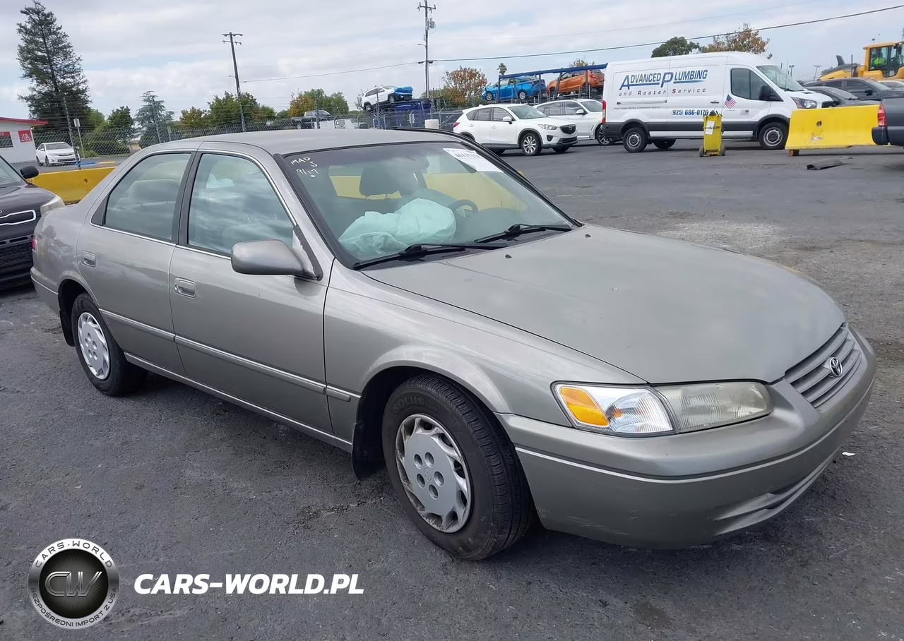 1998 TOYOTA CAMRY LE