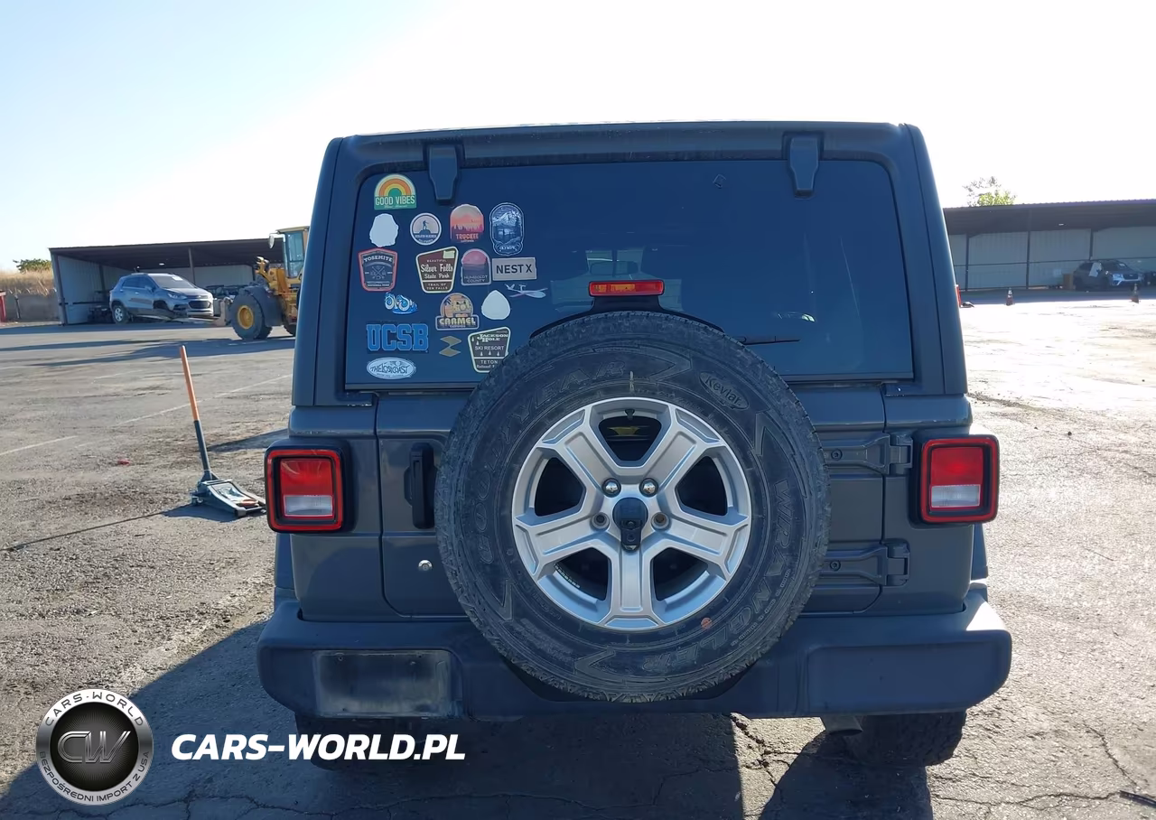 2020 Jeep Wrangler Unlimited Sport S 4X4 VIN:1C4HJXDN4LW155229 - 17