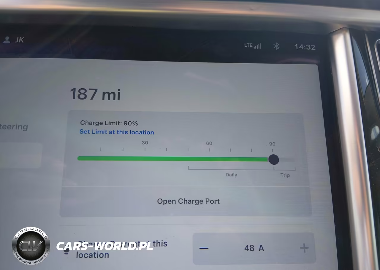 2016 Tesla Model S 60-70-75-85 VIN:5YJSA1E19GF147362 - 17
