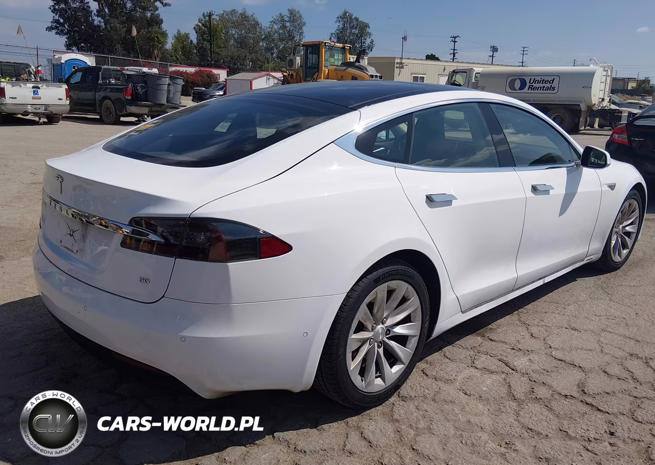 2016 Tesla Model S 60-70-75-85 VIN:5YJSA1E19GF147362 - 4