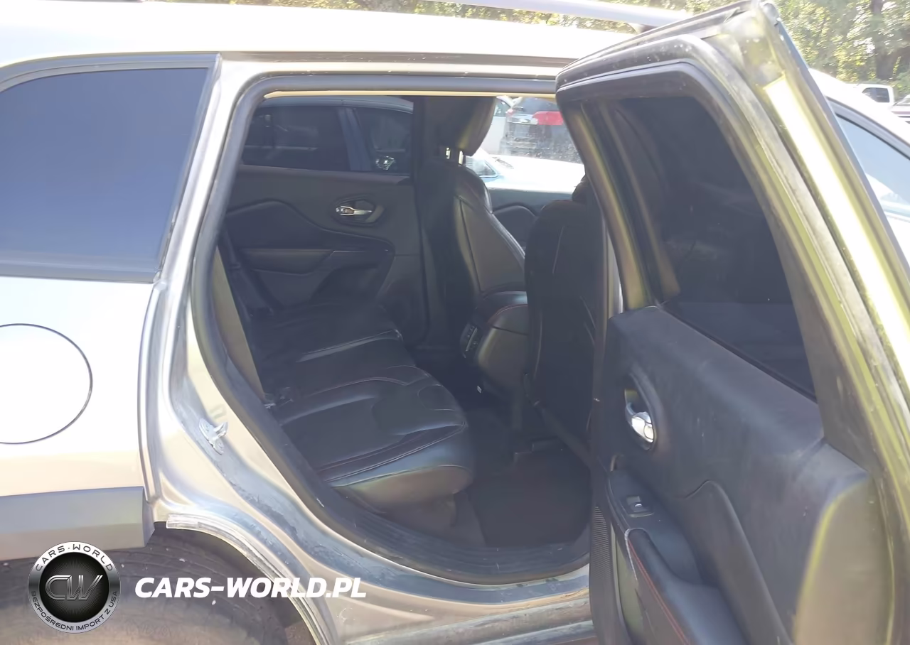2016 Jeep Cherokee Trailhawk VIN:1C4PJMBS3GW253841 - 8