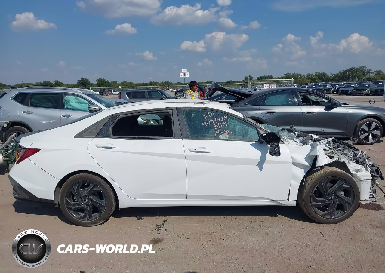 2026 Hyundai Elantra Sel Sport VIN:KMHLM4DG6TU149201 - 13