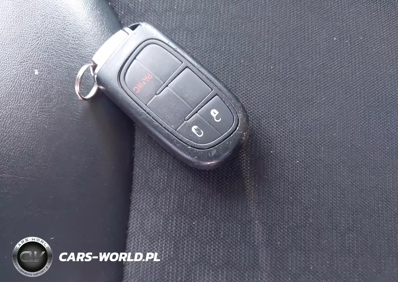 2019 Jeep Cherokee Latitude Plus Fwd VIN:1C4PJLLX8KD110733 - 11