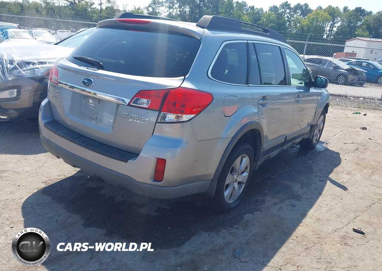 2010 Subaru Outback 2.5I Premium VIN:4S4BRBCC1A3323677 - 4