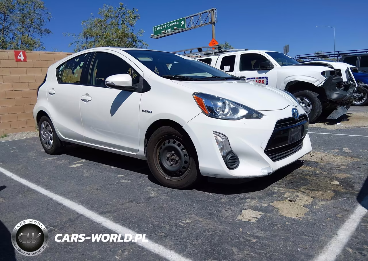 2015 Toyota Prius C Two VIN:JTDKDTB30F1089898 - 1