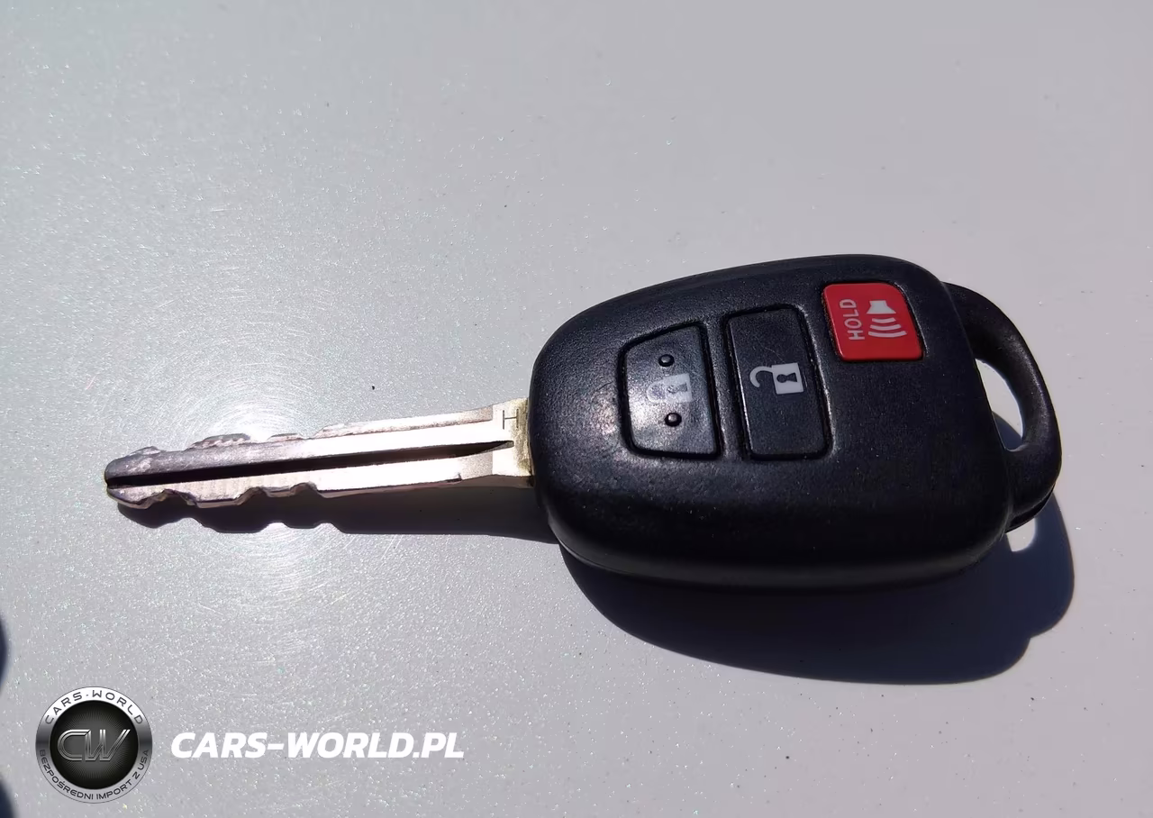 2015 Toyota Prius C Two VIN:JTDKDTB30F1089898 - 11