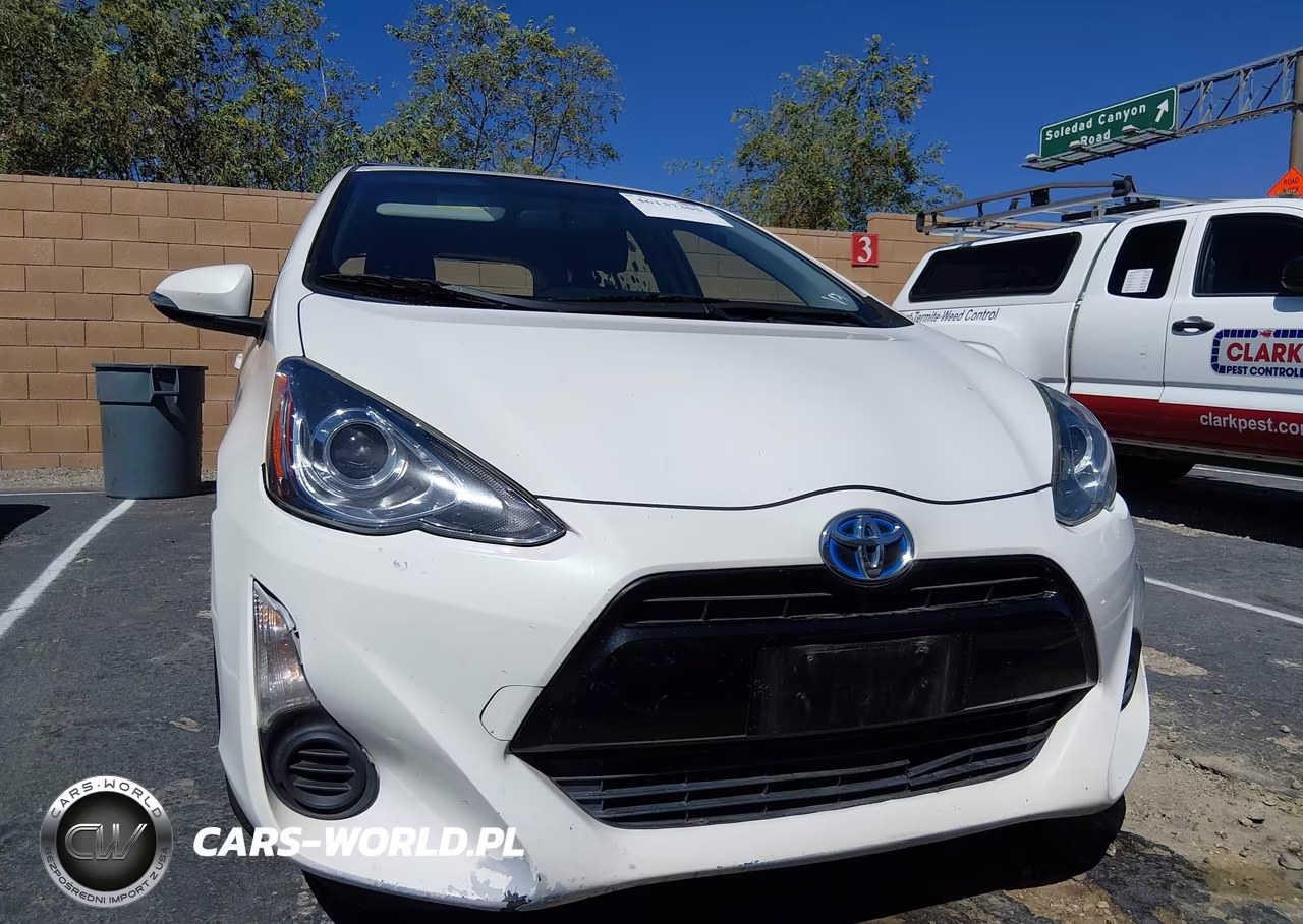 2015 Toyota Prius C Two VIN:JTDKDTB30F1089898 - 12