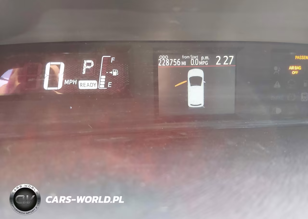 2015 Toyota Prius C Two VIN:JTDKDTB30F1089898 - 15