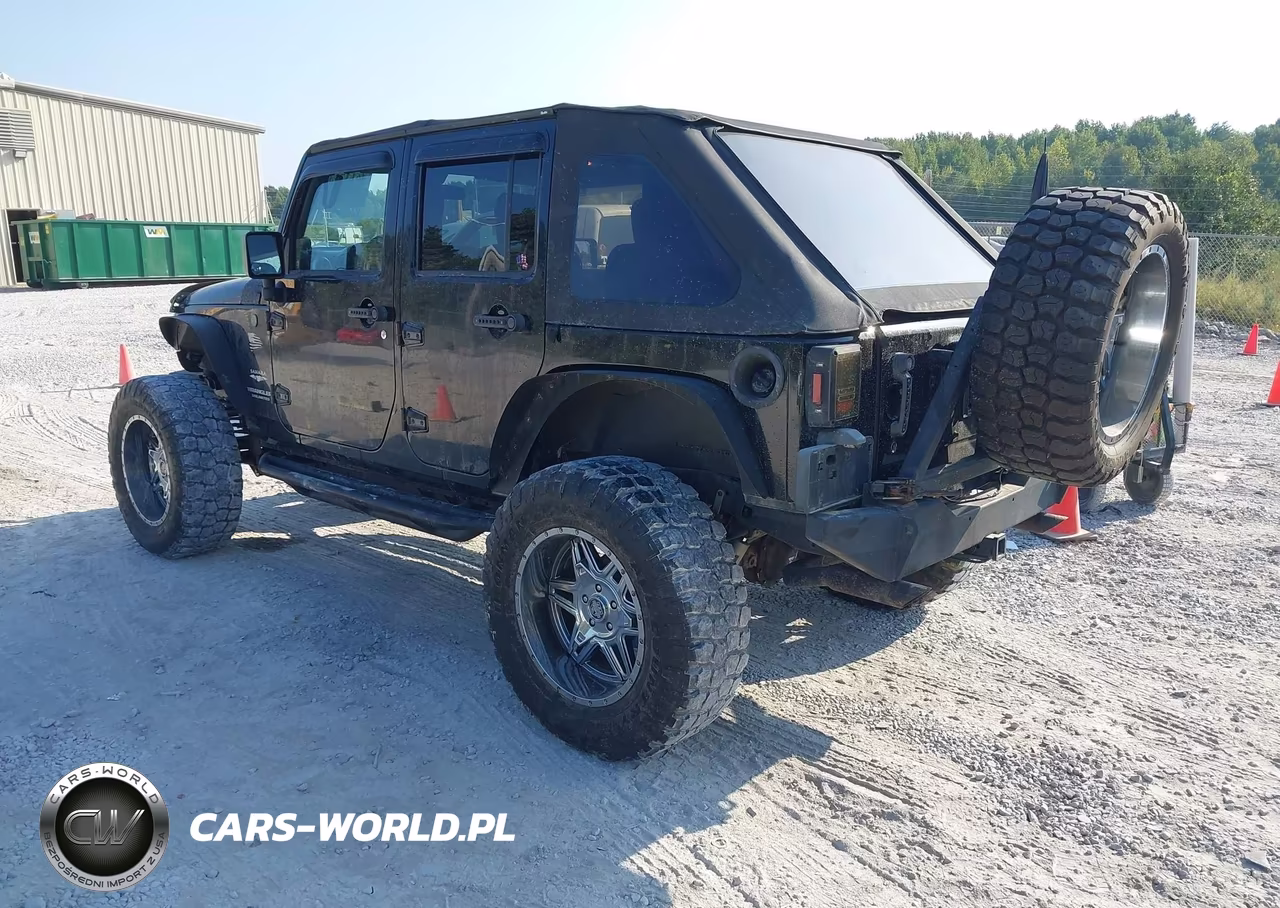 2008 Jeep Wrangler Unlimited Sahara VIN:1J4GA59198L520917 - 3