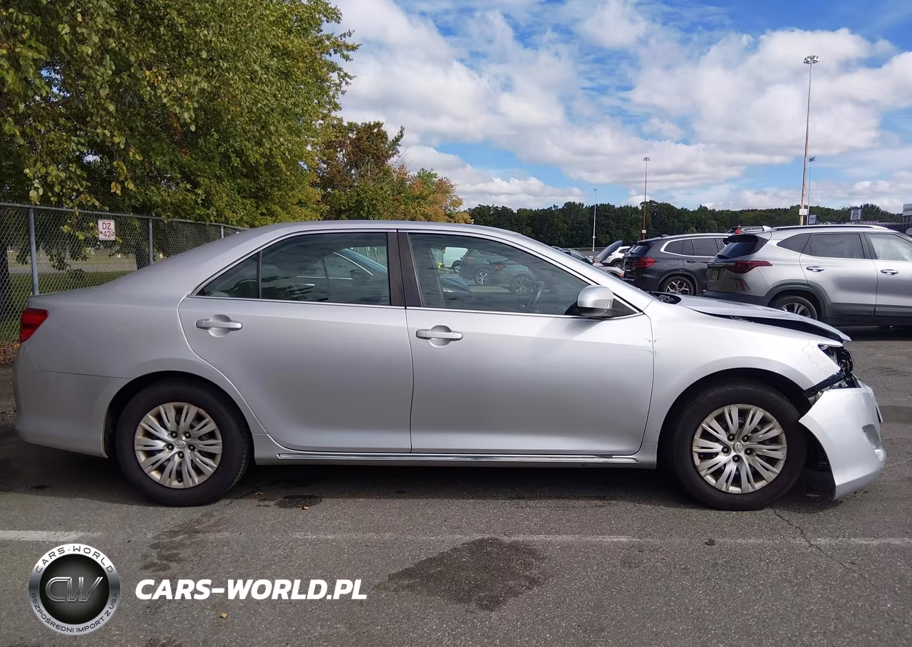 2014 Toyota Camry Le VIN:4T4BF1FK6ER337764 - 13