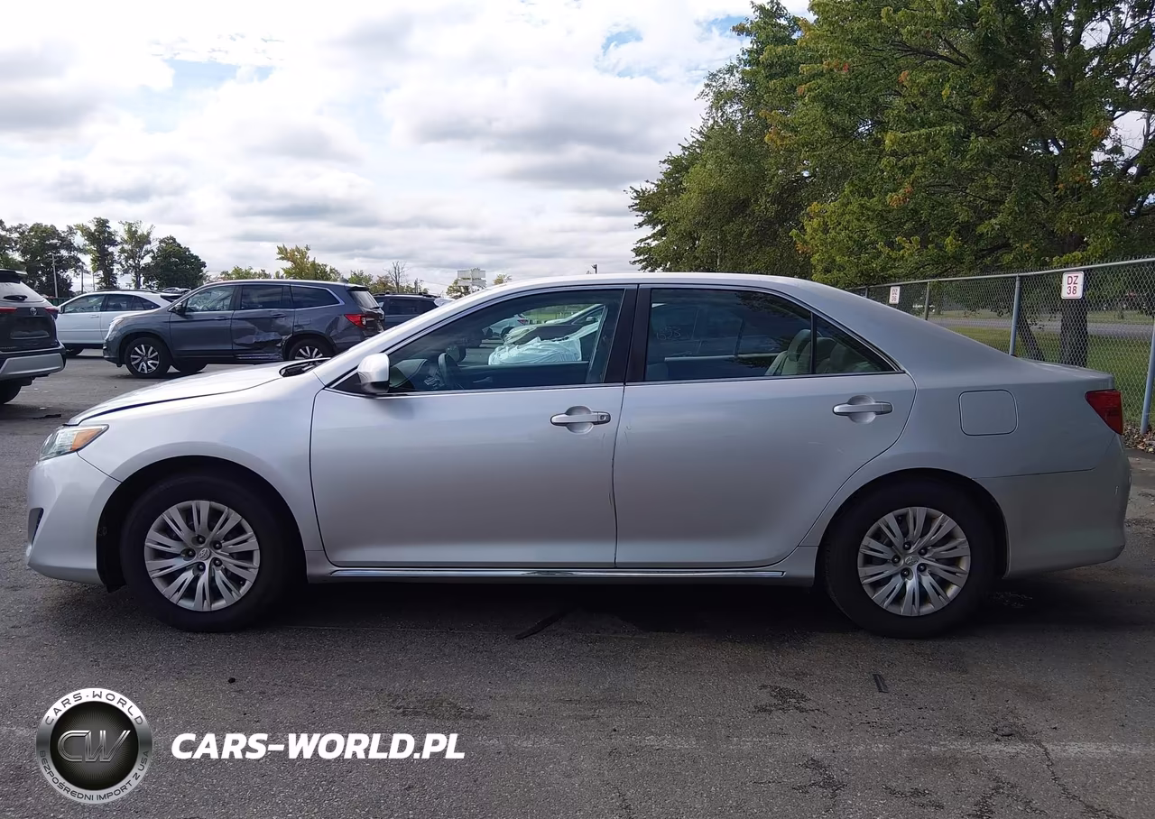 2014 Toyota Camry Le VIN:4T4BF1FK6ER337764 - 14