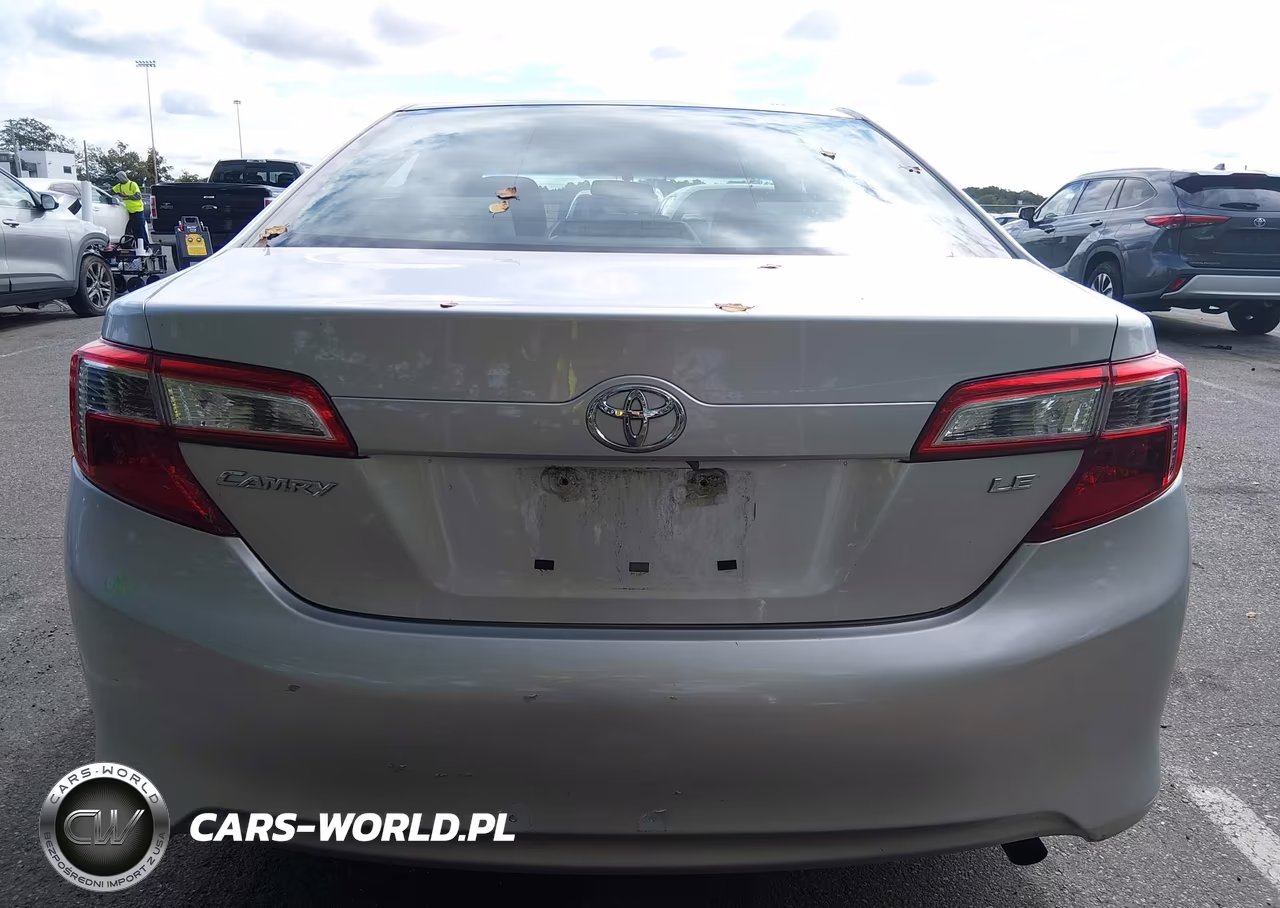 2014 Toyota Camry Le VIN:4T4BF1FK6ER337764 - 16
