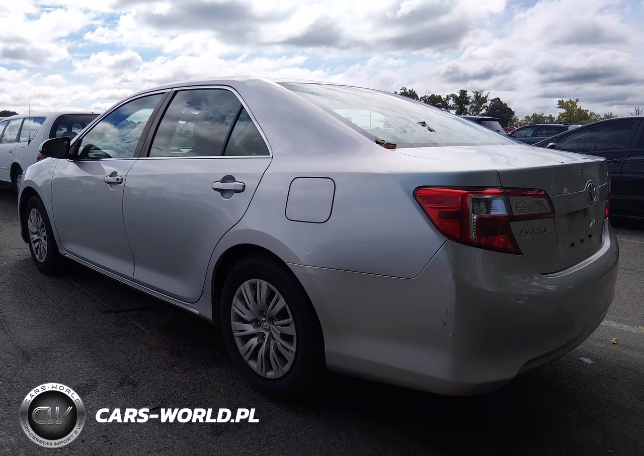 2014 Toyota Camry Le VIN:4T4BF1FK6ER337764 - 3