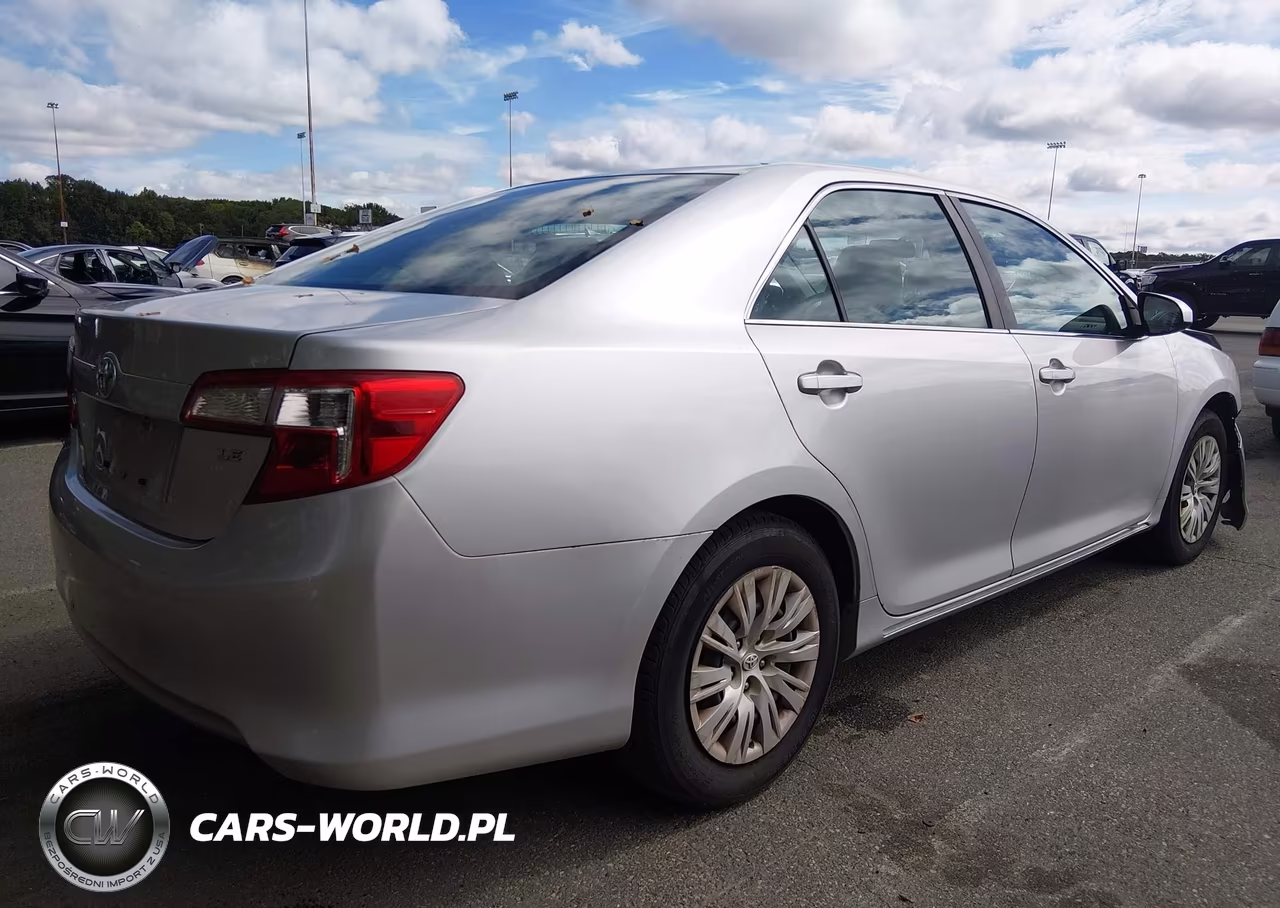 2014 Toyota Camry Le VIN:4T4BF1FK6ER337764 - 4