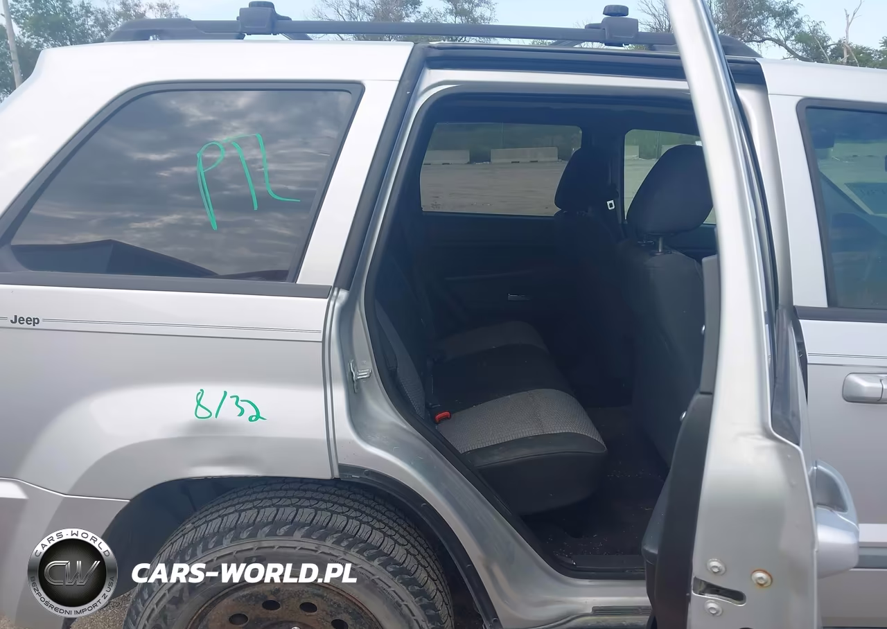 2009 Jeep Grand Cherokee Laredo VIN:1J8GR48K89C540878 - 8