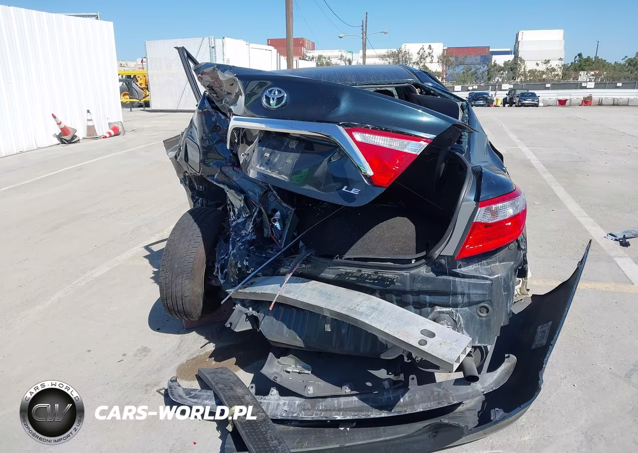 2015 Toyota Camry Le VIN:4T1BF1FK3FU041855 - 16