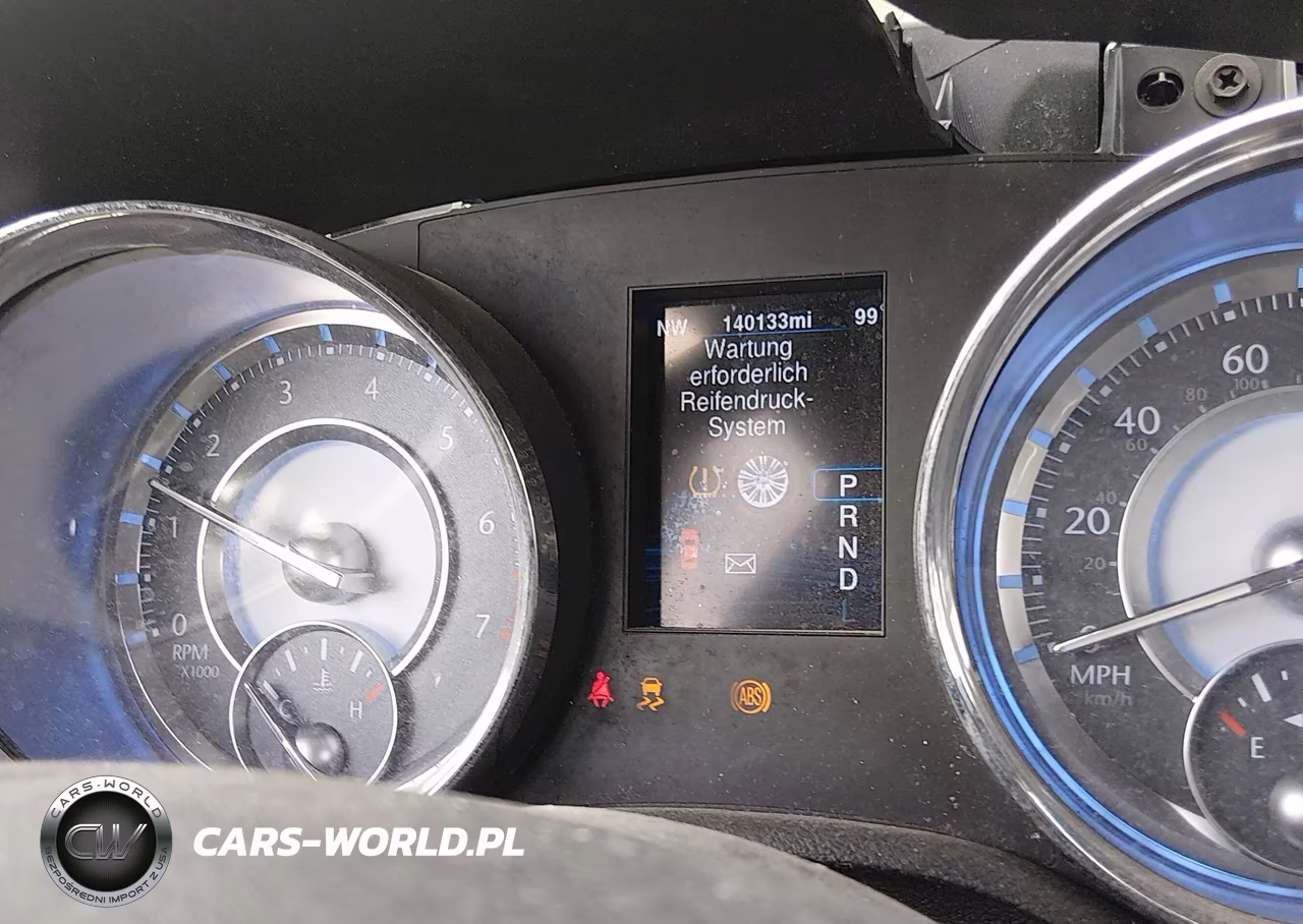 2014 Chrysler 300 VIN:2C3CCAAG2EH212704 - 7