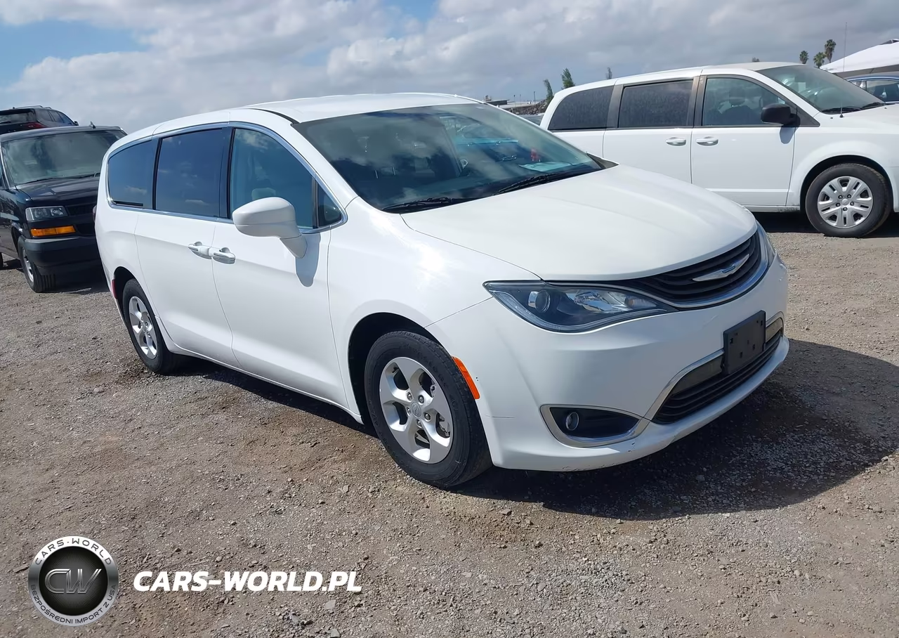 2018 Chrysler Pacifica Hybrid Touring Plus