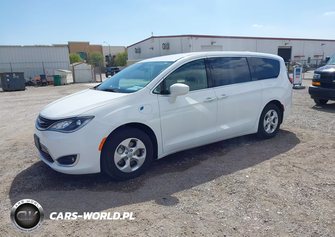 2018 Chrysler Pacifica Hybrid Touring Plus VIN:2C4RC1H7XJR332959 - 2