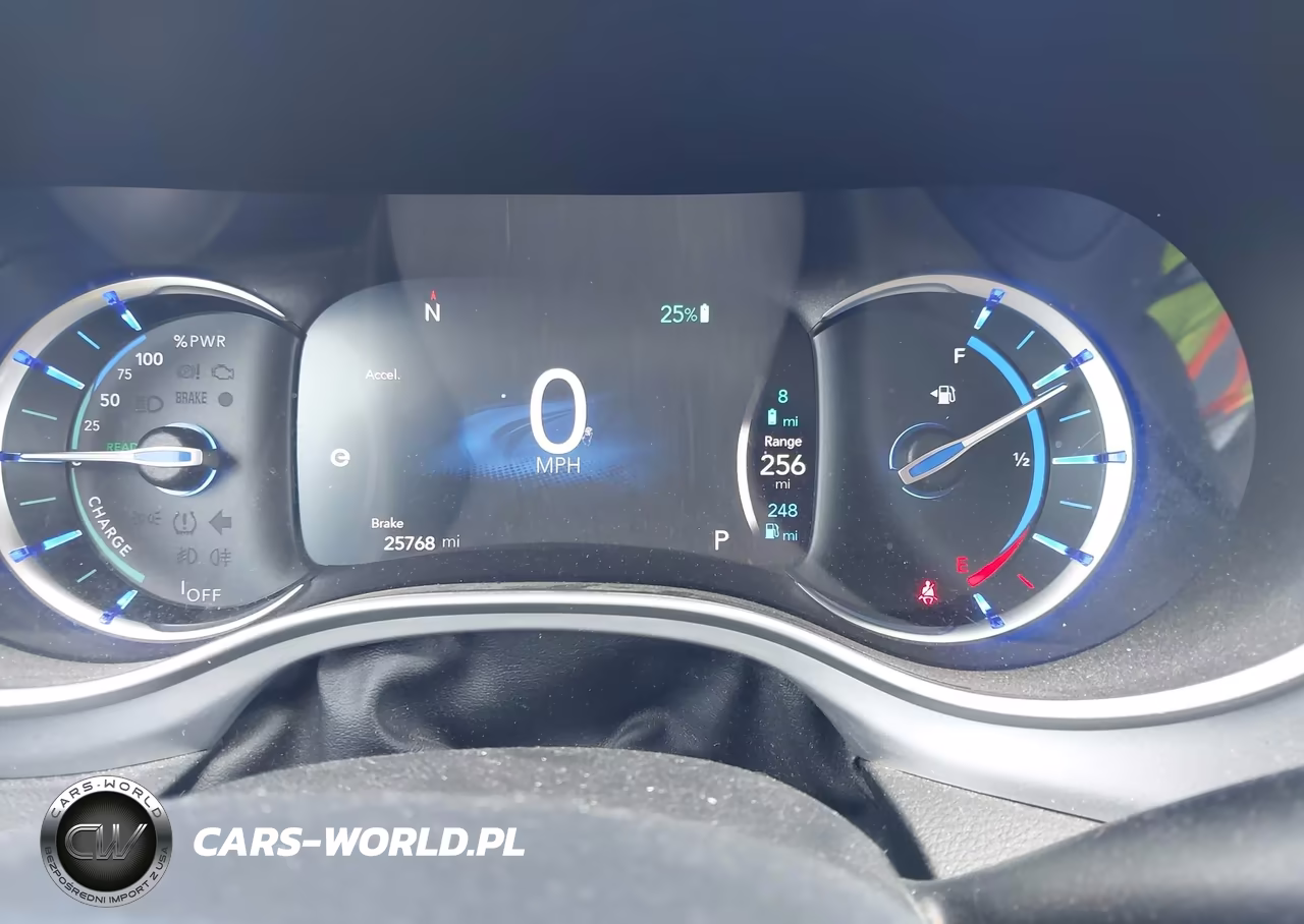 2018 Chrysler Pacifica Hybrid Touring Plus VIN:2C4RC1H7XJR332959 - 7