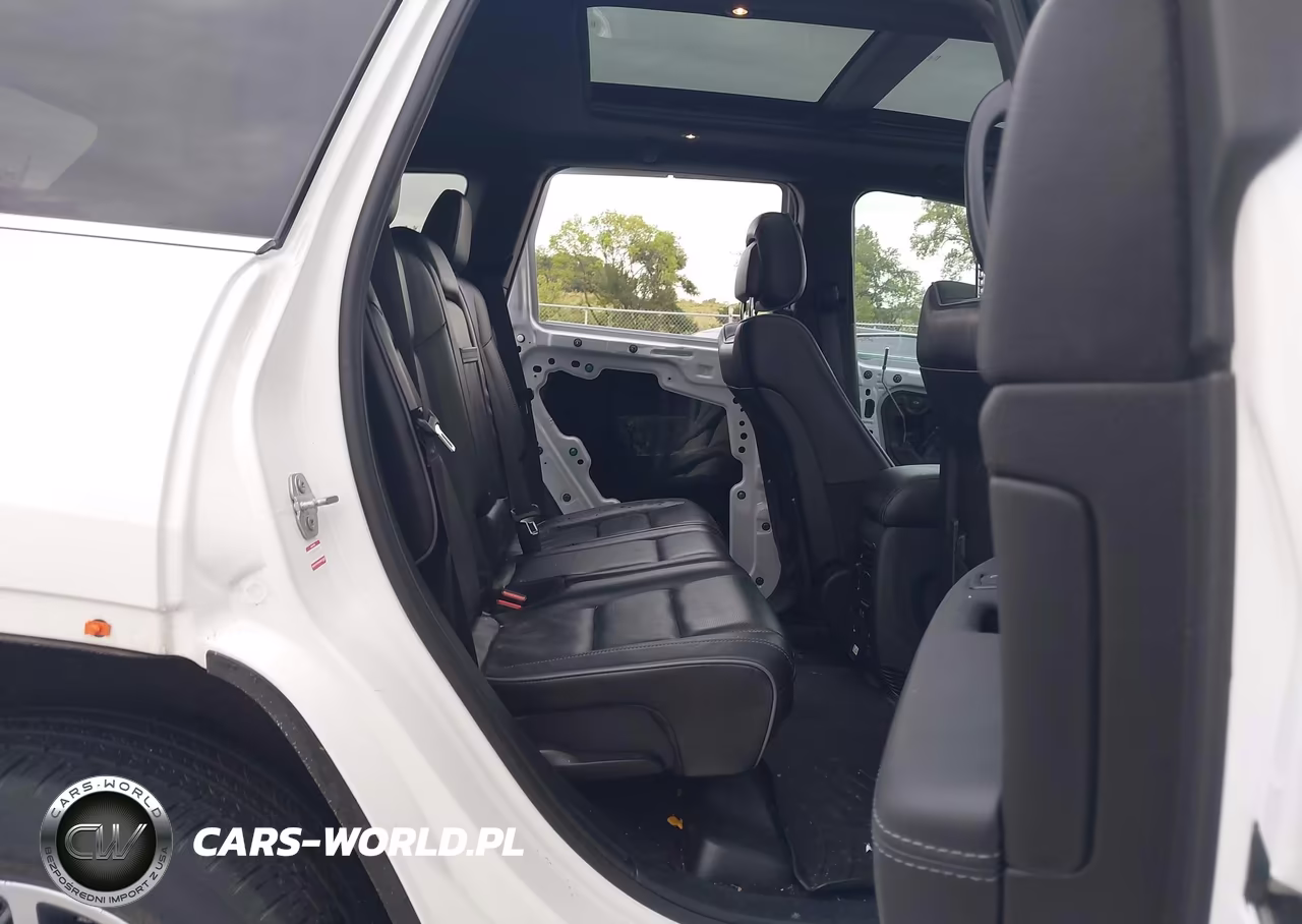 2019 Jeep Grand Cherokee Overland 4X4 VIN:1C4RJFCG6KC554225 - 8