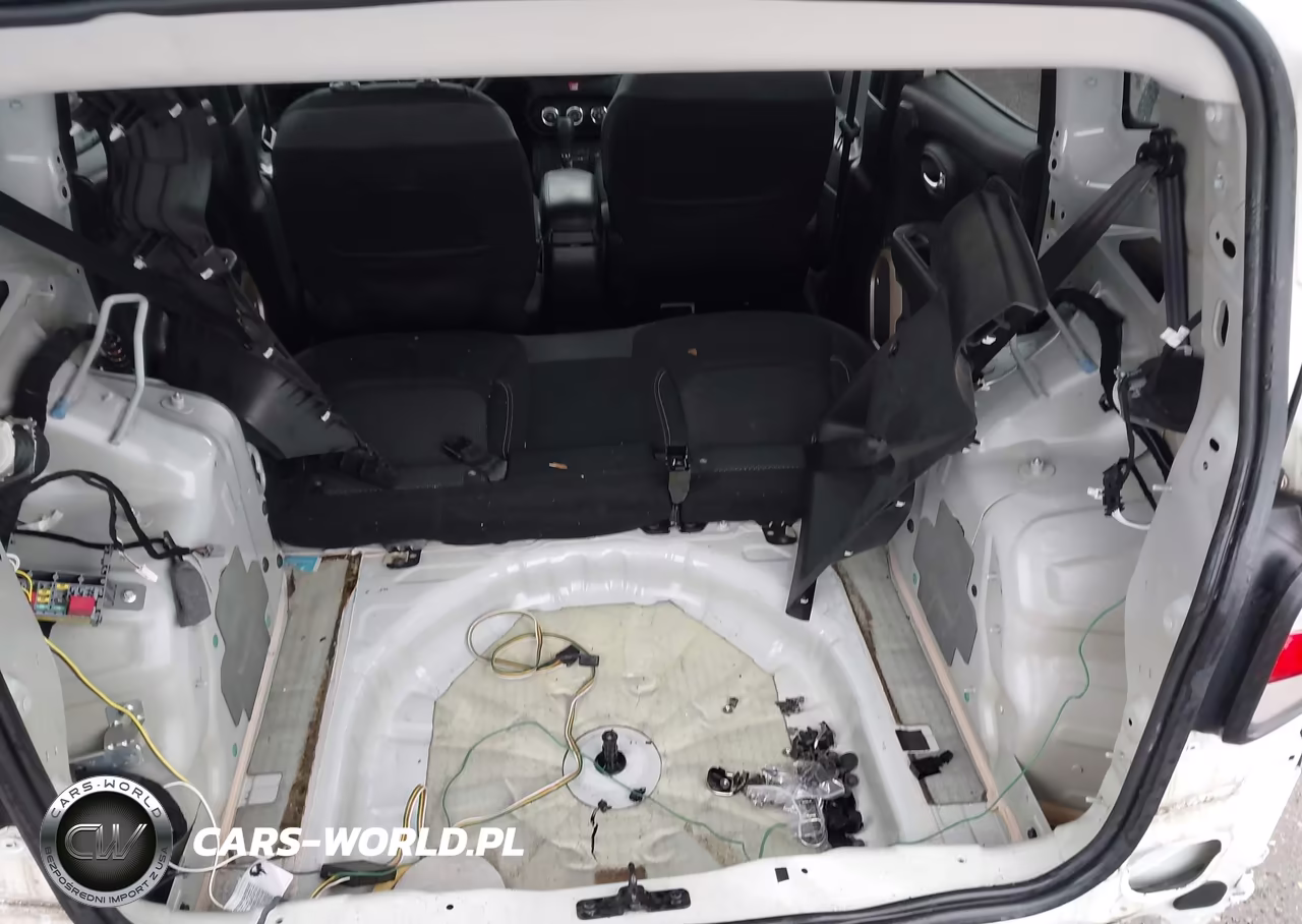 2016 Jeep Renegade 75Th Anniversary VIN:ZACCJABT7GPD12604 - 16