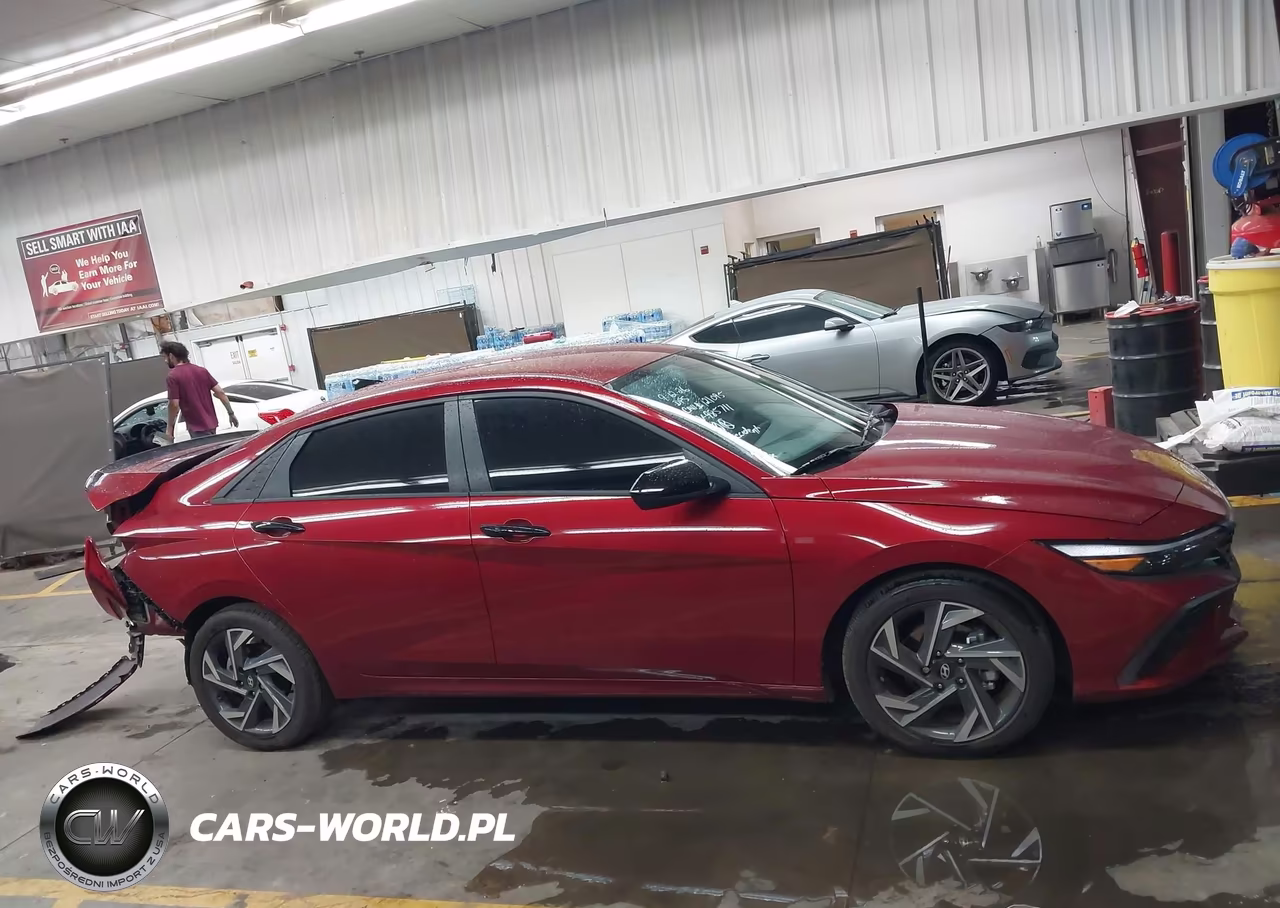 2025 Hyundai Elantra Sel Sport VIN:KMHLM4DG3SU985711 - 13