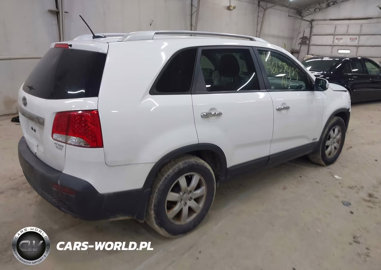 2013 Kia Sorento Lx VIN:5XYKTDA6XDG367076 - 4