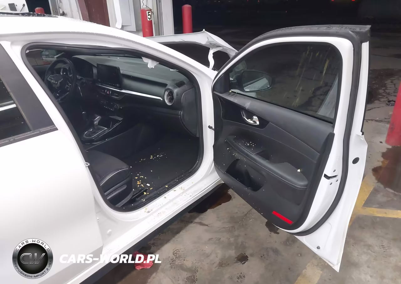 2022 Kia Forte Gt-Line VIN:3KPF54AD2NE429546 - 5
