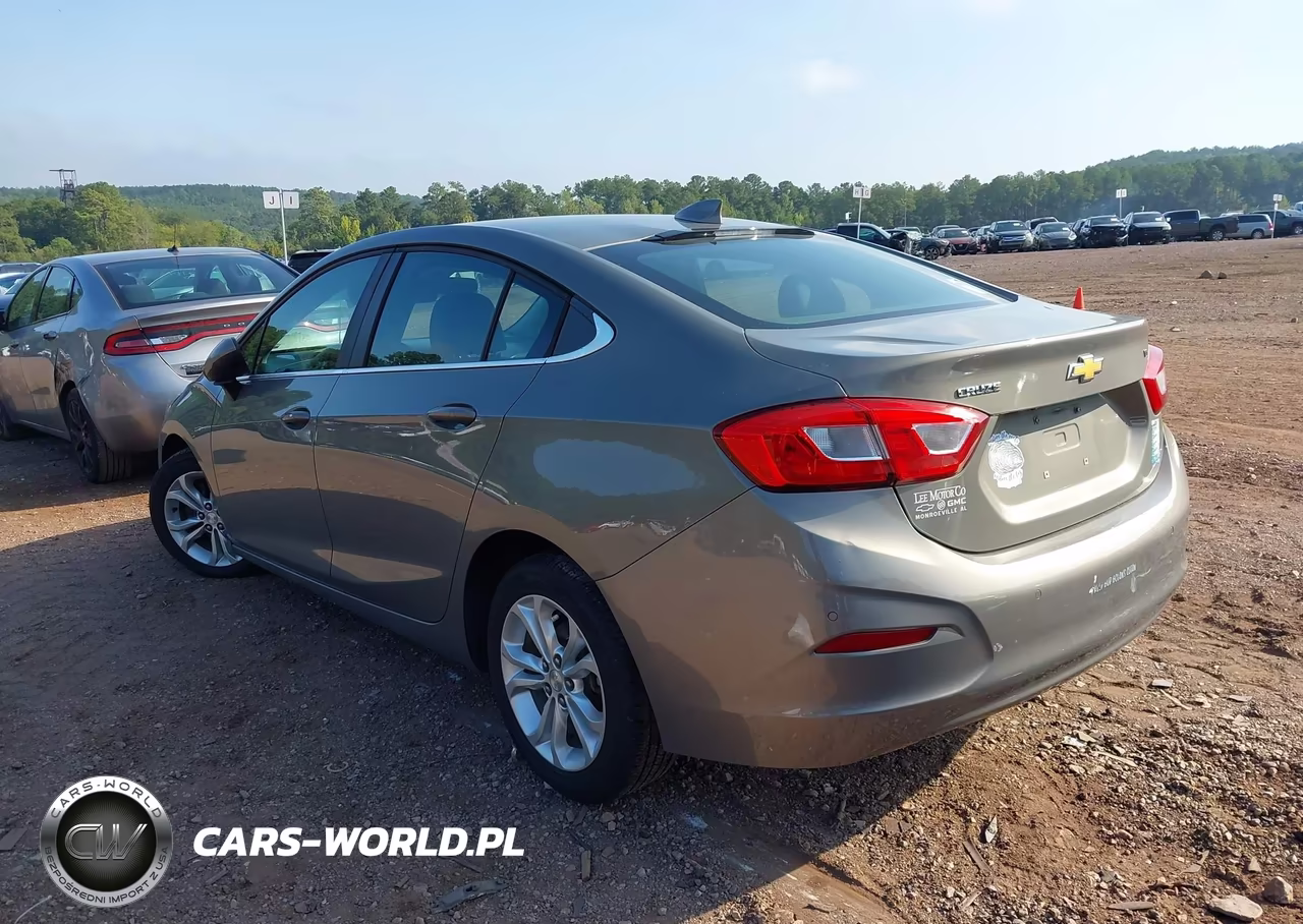 2019 Chevrolet Cruze Lt VIN:1G1BE5SM6K7133727 - 3