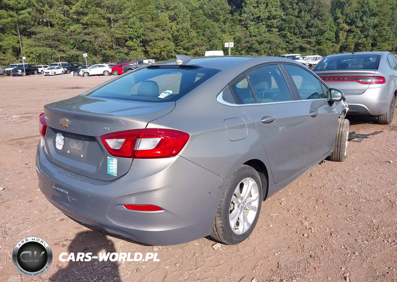 2019 Chevrolet Cruze Lt VIN:1G1BE5SM6K7133727 - 4