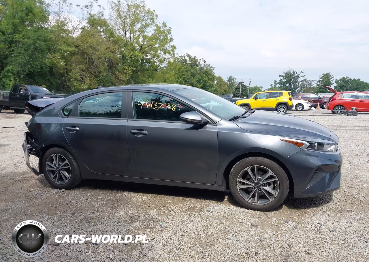 2023 Kia Forte Lxs VIN:3KPF24AD7PE635585 - 14
