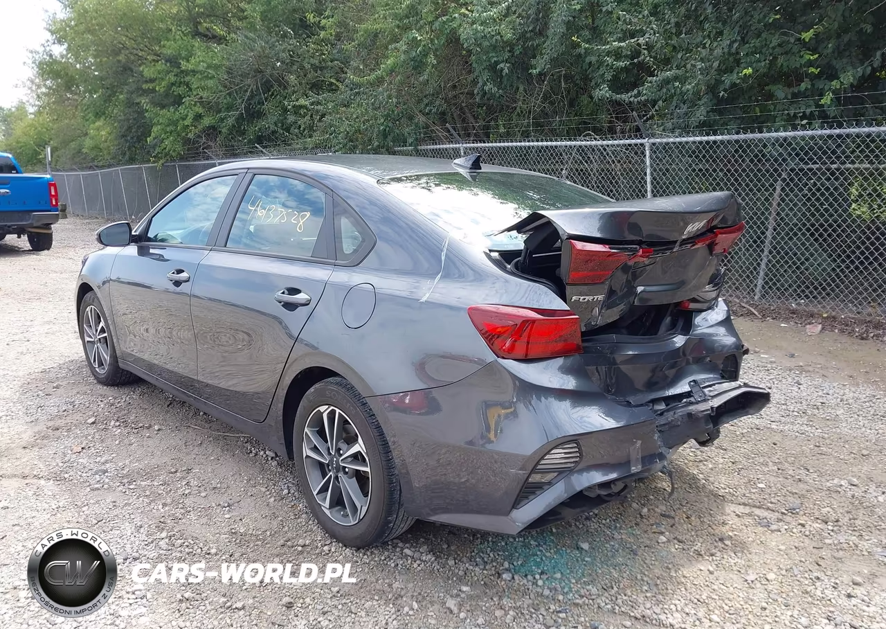 2023 Kia Forte Lxs VIN:3KPF24AD7PE635585 - 3