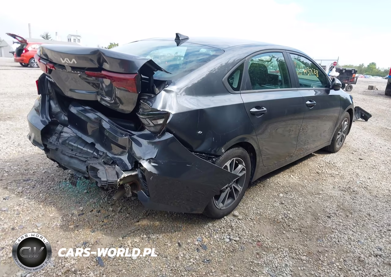 2023 Kia Forte Lxs VIN:3KPF24AD7PE635585 - 4