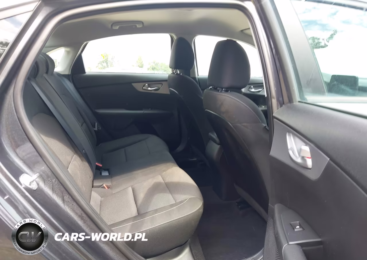 2023 Kia Forte Lxs VIN:3KPF24AD7PE635585 - 8