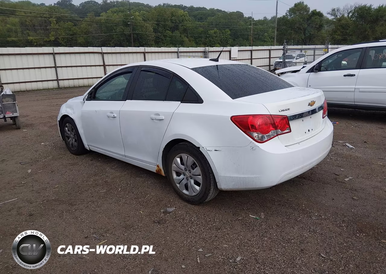 2014 Chevrolet Cruze Ls VIN:1G1PA5SH8E7285887 - 3