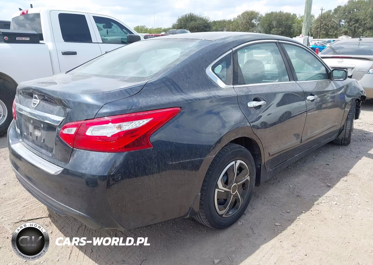 2017 Nissan Altima 2.5 S VIN:1N4AL3AP3HN349635 - 4