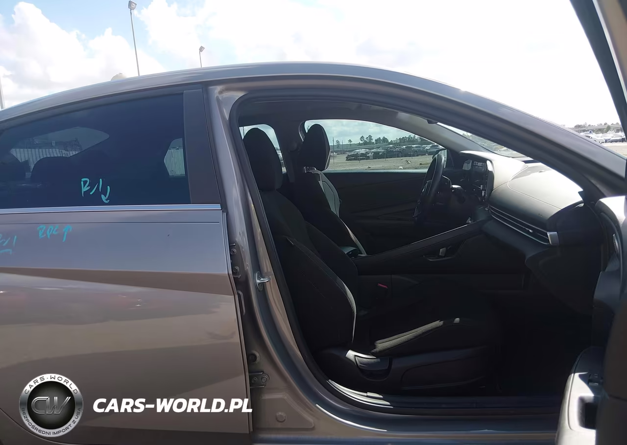 2022 Hyundai Elantra Sel VIN:KMHLN4AG5NU254770 - 5