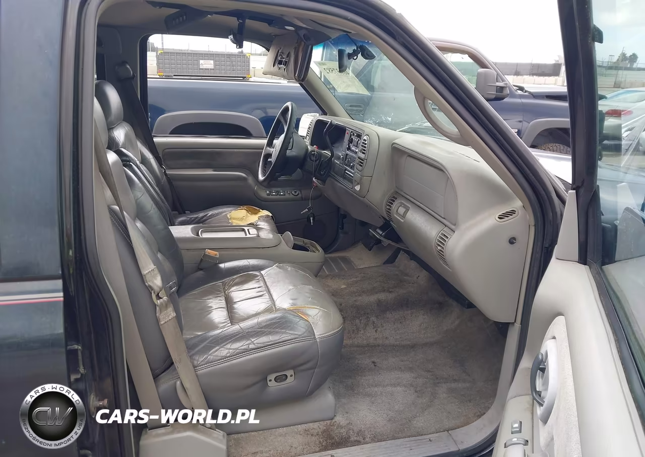 1999 Chevrolet Tahoe VIN:1GNEC13R1XR154694 - 5