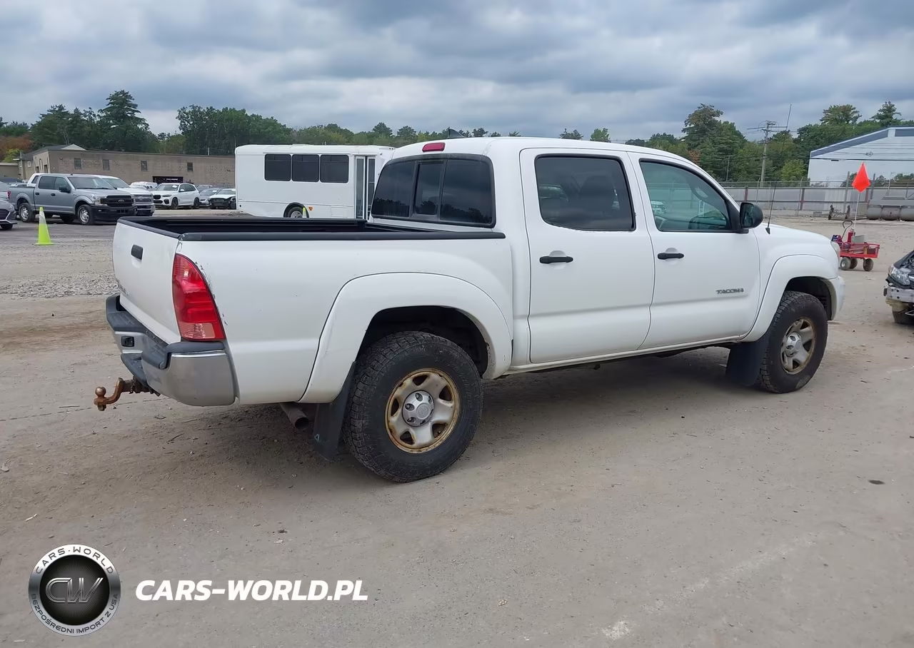 2012 Toyota Tacoma Base V6 VIN:3TMLU4EN5CM095783 - 4