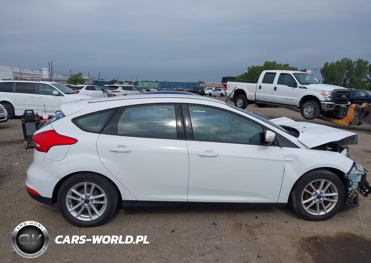 2015 Ford Focus Se VIN:1FADP3K25FL301387 - 14