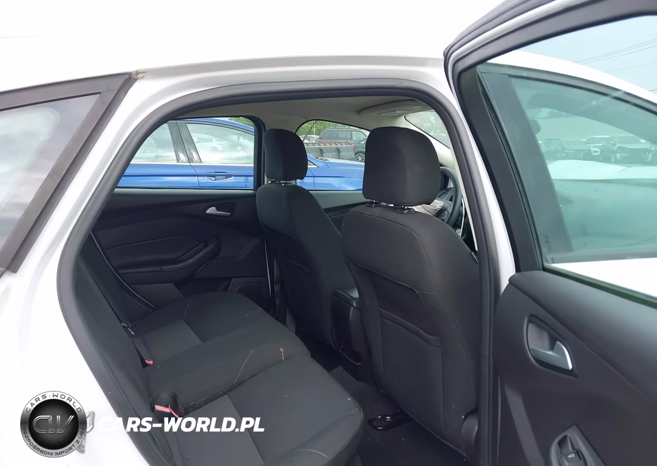 2015 Ford Focus Se VIN:1FADP3K25FL301387 - 8