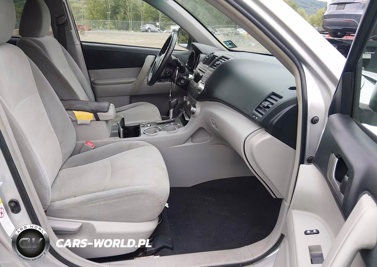 2012 Toyota Highlander Base V6 VIN:5TDBK3EH5CS141330 - 5