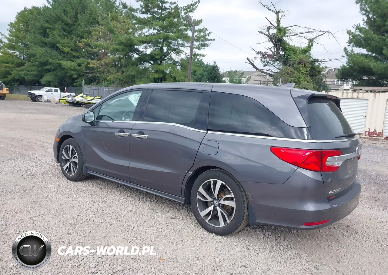 2018 Honda Odyssey Elite VIN:5FNRL6H91JB089536 - 3