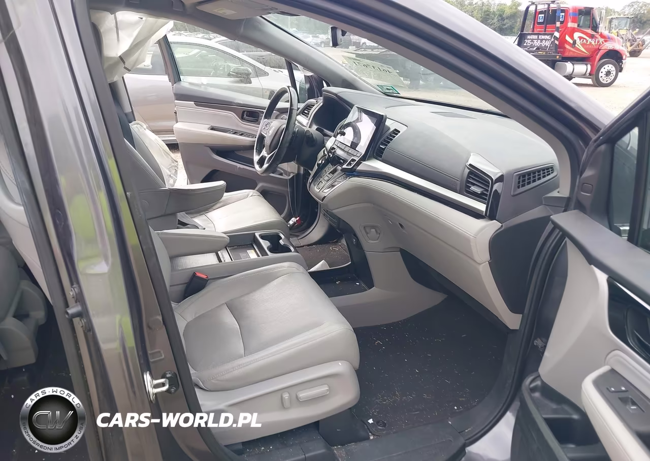 2018 Honda Odyssey Elite VIN:5FNRL6H91JB089536 - 5