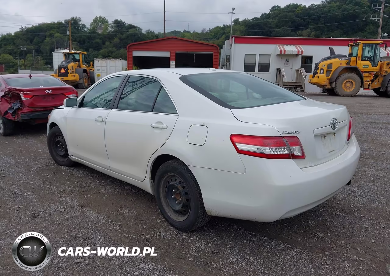 2010 Toyota Camry Le VIN:4T4BF3EKXAR072970 - 3
