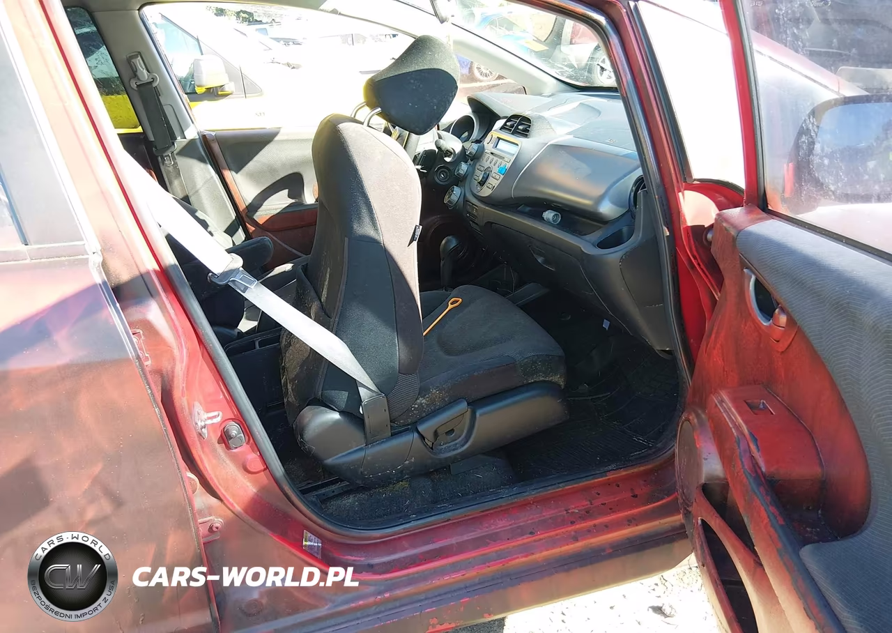2010 Honda Fit Sport VIN:JHMGE8H40AC020947 - 5